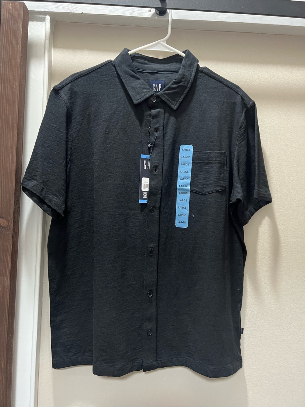 GAP Black Men's Short-Sleeve Button-Down Pocket Shirt
